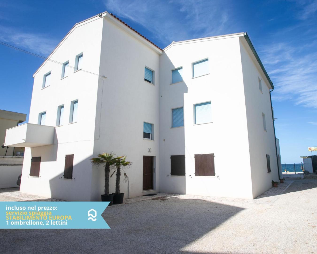 Rs321 - Marcelli, Trilocale Fronte Mare Con Spiaggia Inclusa Extérieur photo